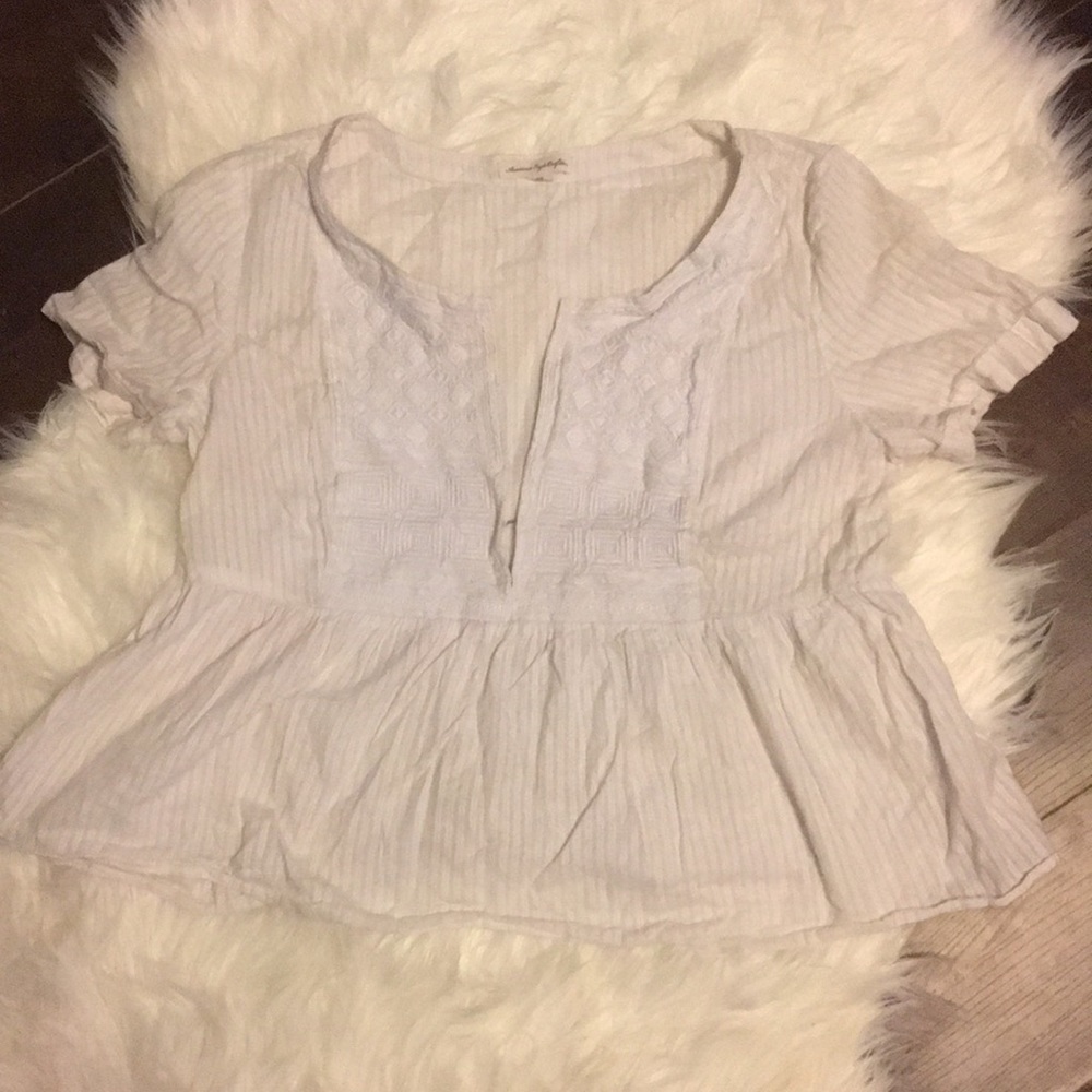 White American Eagle crop top